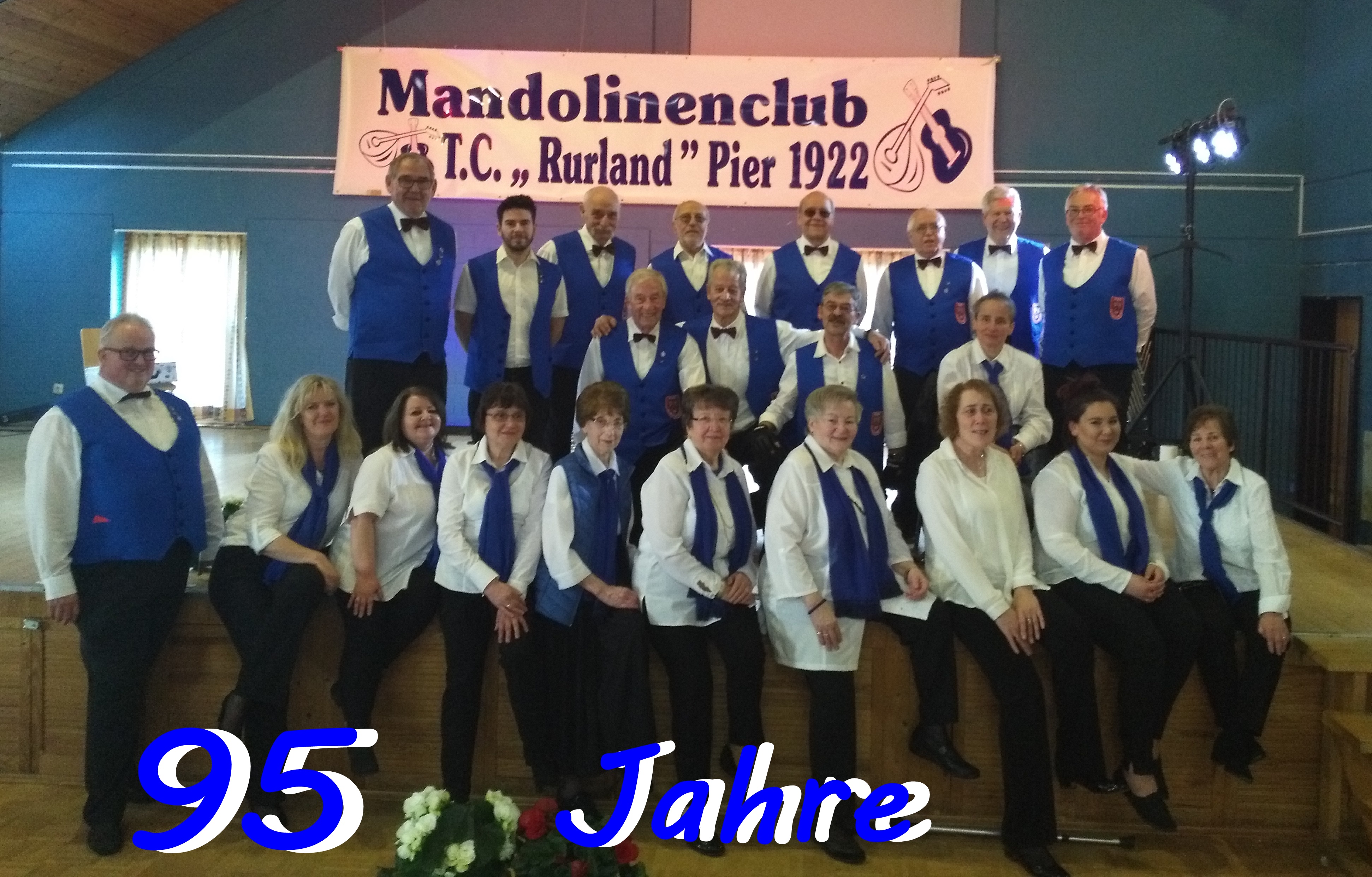 Die "Rurland - Singers" im Kreise des Mandolinenclub T. C. "Rurland" Pier 1922
